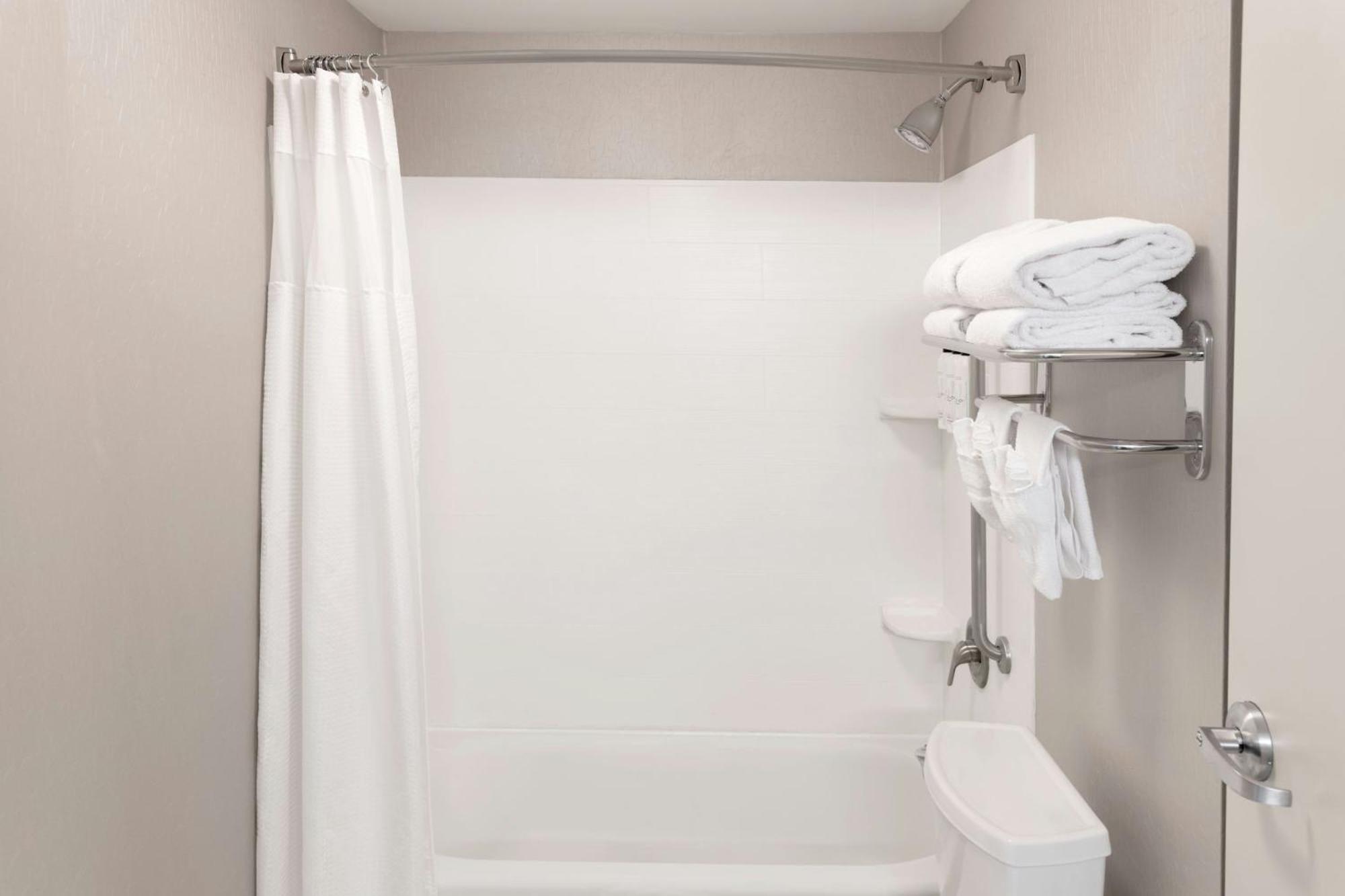 Springhill Suites Detroit Auburn Hills Exterior photo